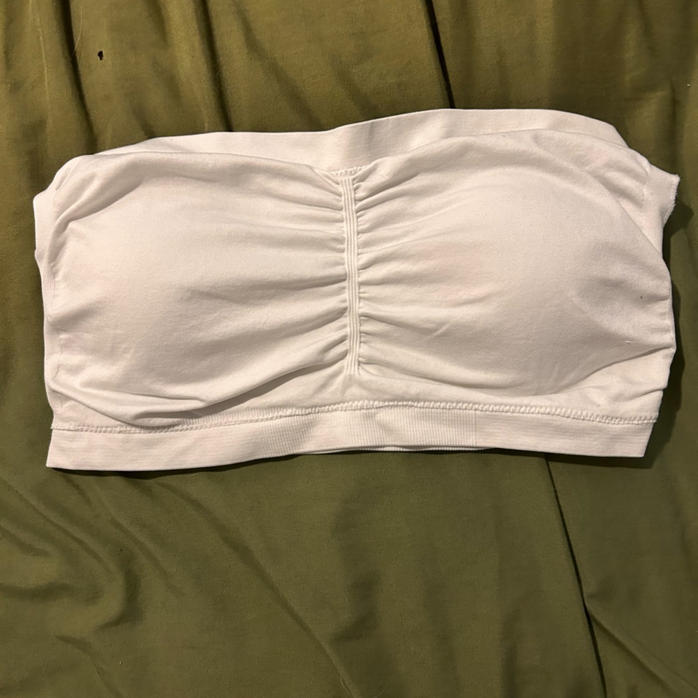 Strapless bandeau bra
